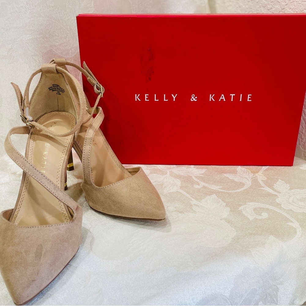 Kelly & Katie high heels, beige, size 6.5, great condition
